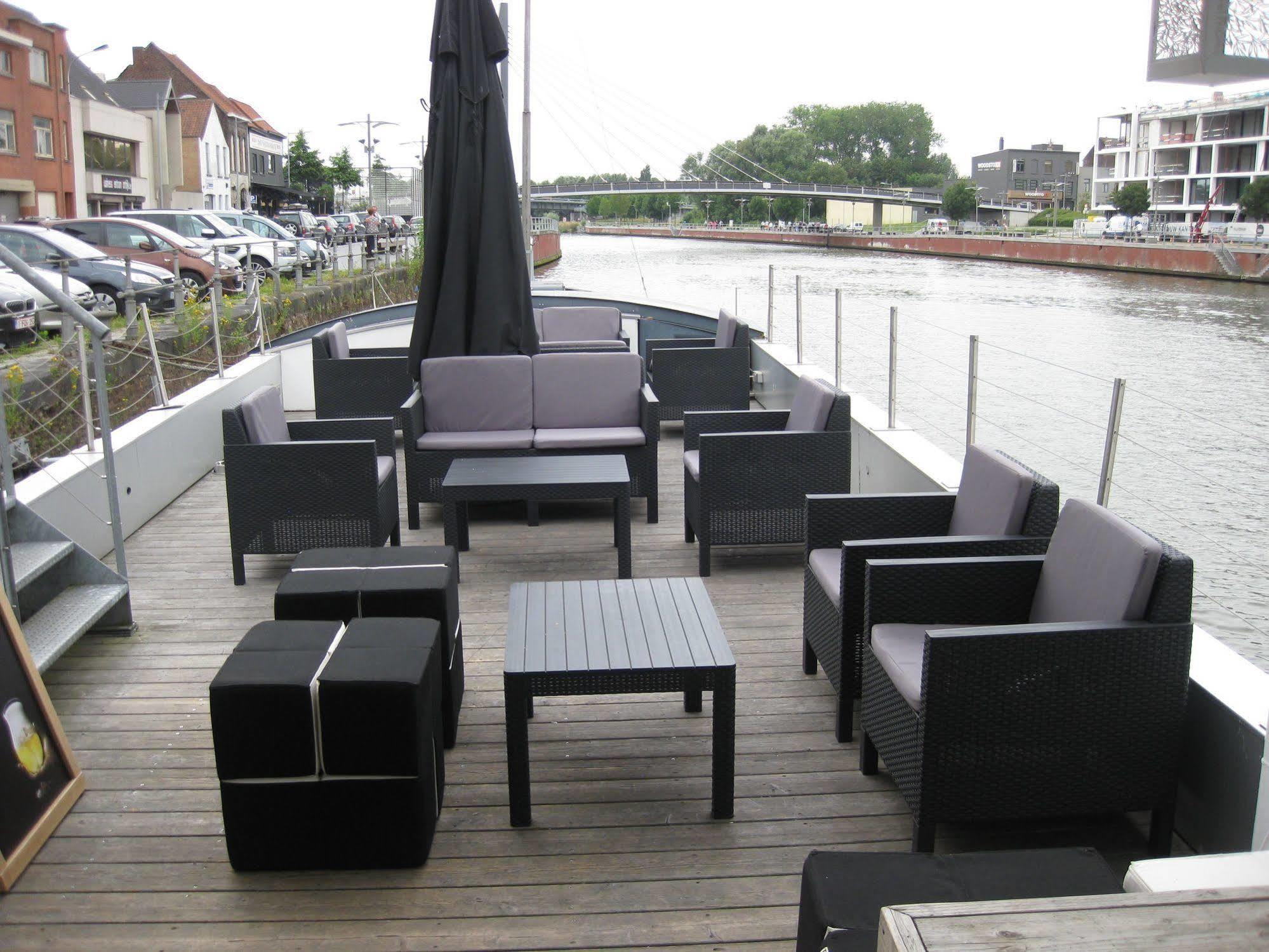 Hotel Restaurant Brasserie Feestzaal Ahoi, Kortrijk Kültér fotó